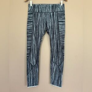 {Lululemon} Tight Stuff Tight II 25" in Low Tide Alpine White Black - Womens 8